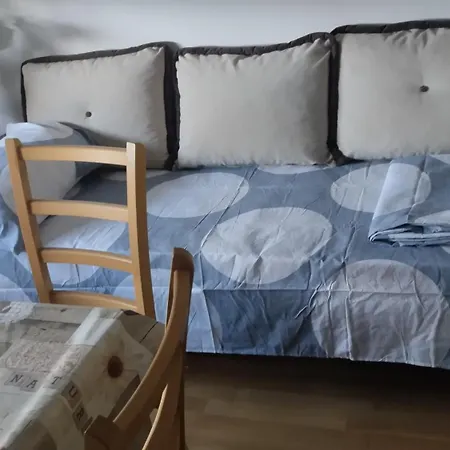 Stan U Naselju Crkvice Lejlighed *